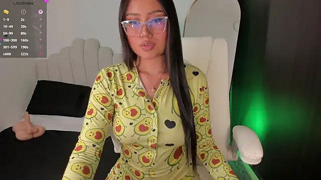 AmberLewis  online show from December 17, 12:05 am