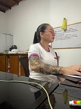 HealingHoney online show from March 31, 4:34 am