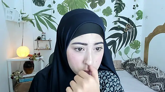 Snapshot of chaymae_nah_ chatting on October 11, 3:33 am chaymae nah  online show from October 11, 3:33 am
