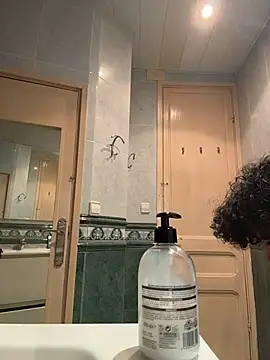 rafamarianoofc online show from April 4, 1:43 pm