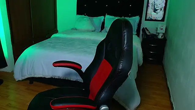 DanielaMendez online show from November 5, 12:10 pm