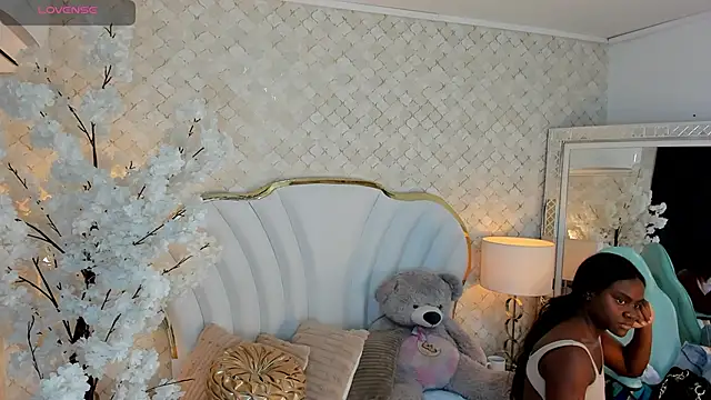 IsabellaBromsS online show from October 8, 9:30 pm