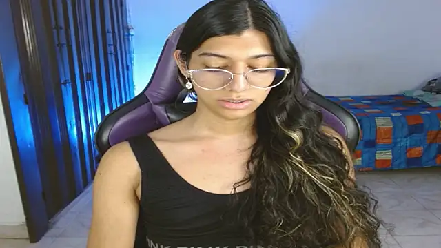 engielphoenis14 online show from November 30, 2:38 am