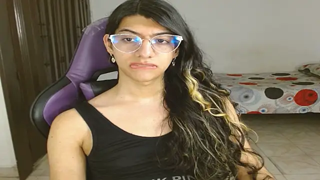 engielphoenis14 online show from September 26, 9:34 pm