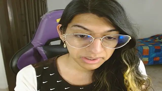 engielphoenis14 online show from October 10, 4:06 am