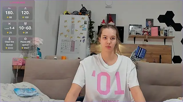 Girl alone home online show from January 8, 3:43 am