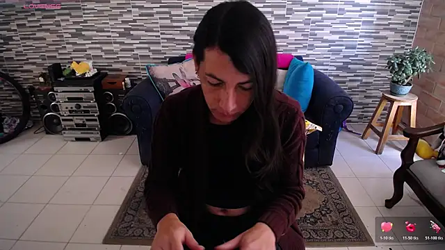 VioletaGomezCo online show from May 18, 1:17 pm