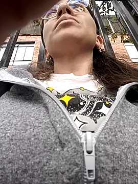 karlamorris  online show from October 2, 1:49 pm