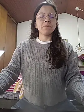 karlamorris  online show from January 13, 1:26 pm