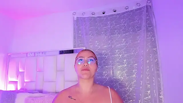 LeahxBarker online show from December 3, 2:47 am