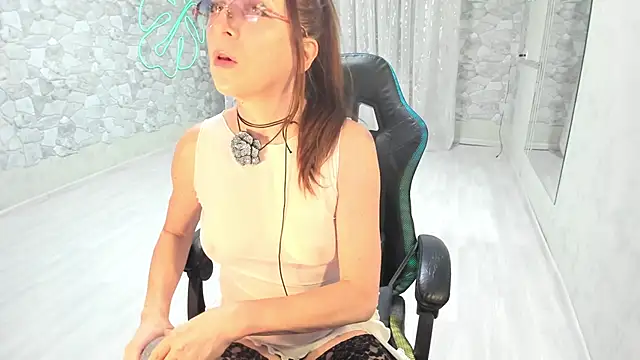 JessicaFamee online show from October 22, 11:43 pm