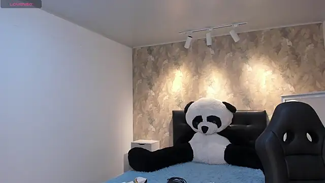 april dumont online show from September 30, 12:00 pm