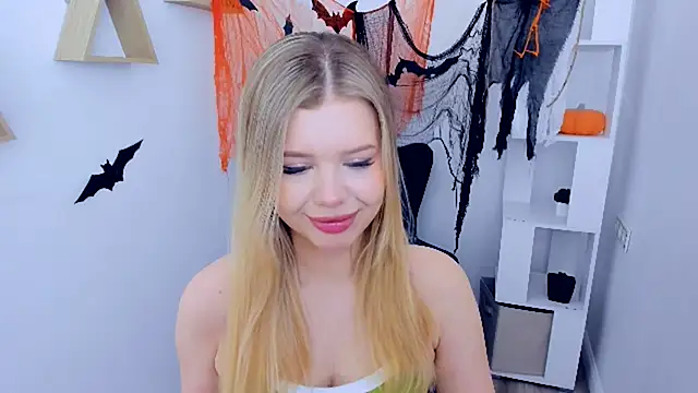 FollowLovee online show from November 2, 11:35 am