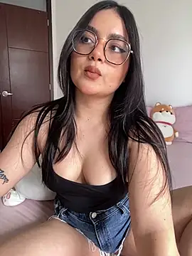 montmariana online show from July 8, 4:20 pm