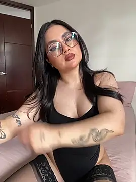 montmariana online show from June 18, 7:19 pm