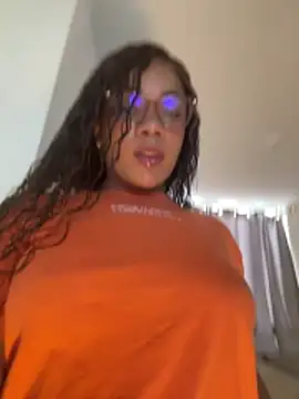 ashley Tompson1 online show from May 29, 12:47 pm