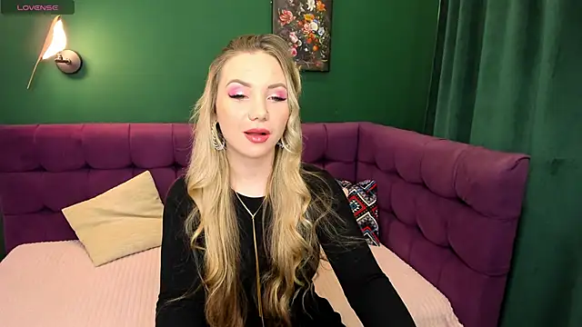 EvaMoran online show from November 4, 1:21 am