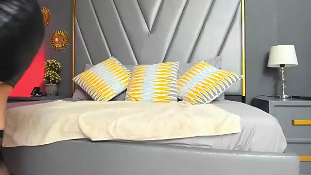 BrendaAdams  online show from December 2, 11:22 am