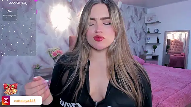 cattaleya    online show from November 29, 3:32 am