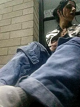 baby liz01 online show from December 1, 10:30 am