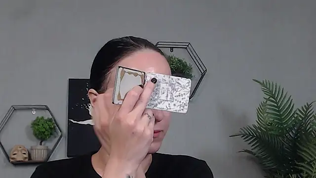 IzabelllNoir online show from May 18, 9:15 am