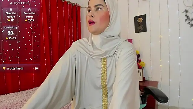 AishaAmin  online show from October 11, 12:41 pm