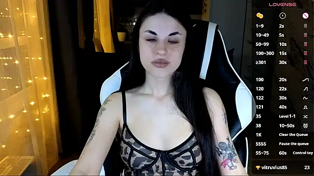 Mary   Moore online show from November 22, 11:51 pm