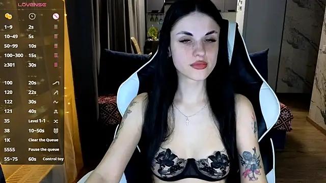 Mary   Moore online show from November 6, 3:29 pm