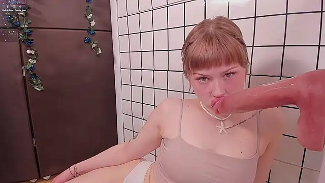 Snowgirl  online show from May 3, 8:28 am