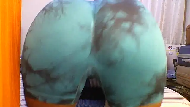 Petitiebooty online show from March 30, 9:31 am