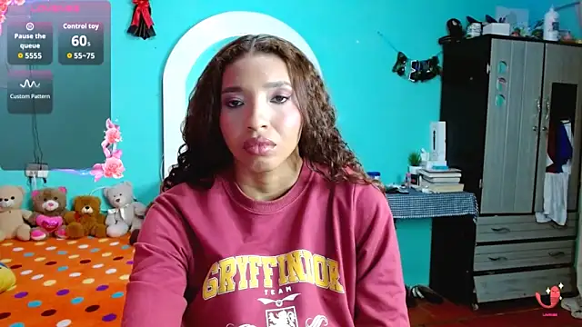 sensitive brunette online show from December 2, 12:23 am