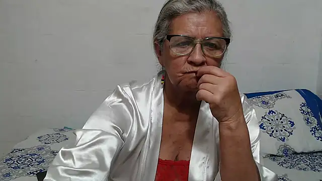 candy mature  online show from November 7, 1:00 am