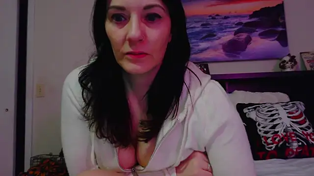 CrystalLakeXO online show from November 5, 8:30 am