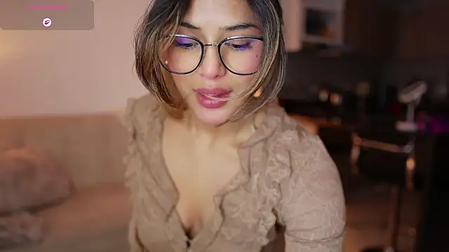 SaraParisi online show from February 7, 12:25 am