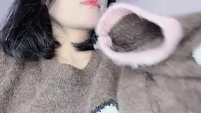 Baenee online show from January 9, 3:05 pm