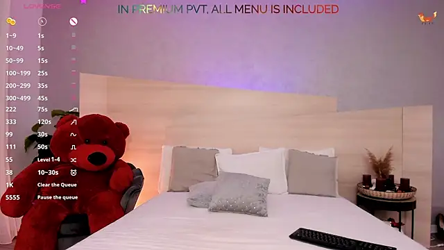 FoxxyClarise online show from October 8, 5:39 pm