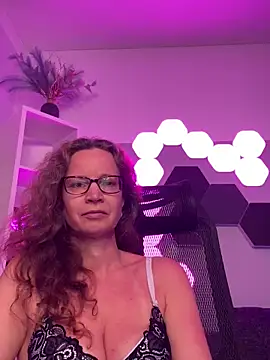 AnnikaRose online show from May 25, 7:40 am