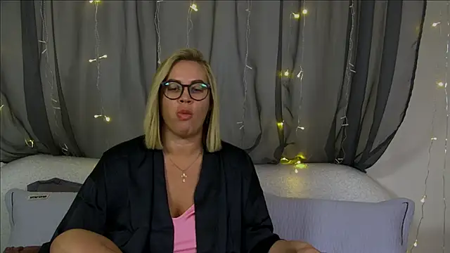 MariaNeumann online show from November 9, 6:37 pm