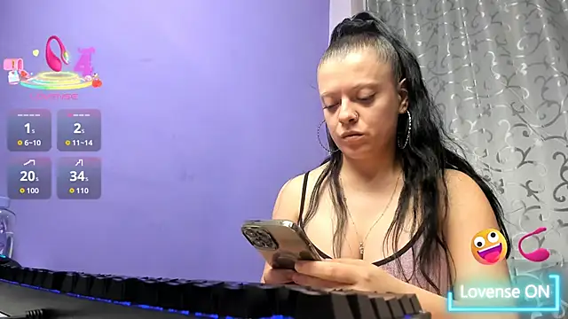 AdriannaLily online show from May 8, 4:32 pm