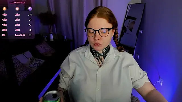 Cassie xKiss online show from March 14, 9:05 pm