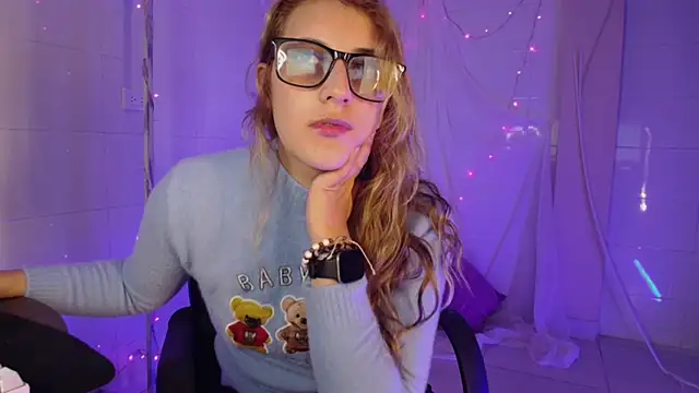 Giia paiige18 online show from January 12, 10:15 pm