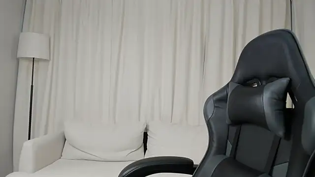 SaraDesirexo online show from January 9, 3:38 pm