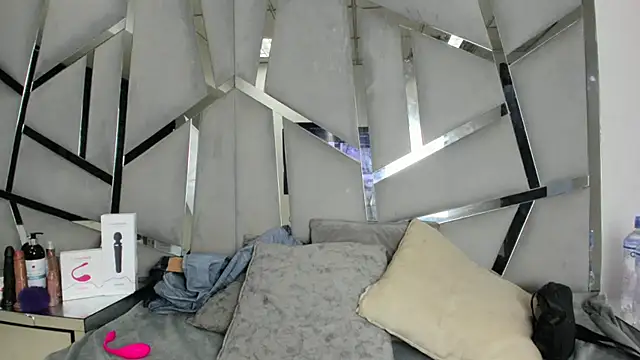 Catherinee69 x online show from November 18, 4:46 am