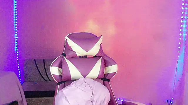 Ms-Zoehans online show from July 18, 7:27 pm
