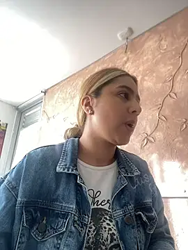 Miabonnett  online show from November 25, 12:18 pm