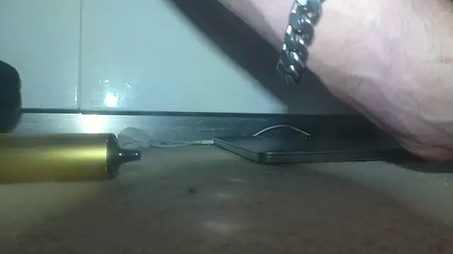 Snapshot of stenzxx chatting on October 24, 2:13 pm stenzxx online show from October 24, 2:13 pm