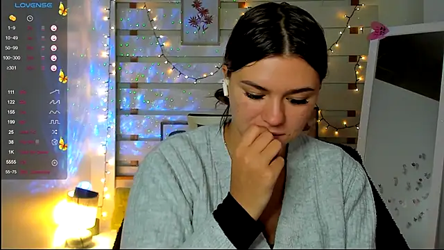 Snapshot of Josephine_Kiss chatting on October 21, 1:04 pm Josephine Kiss online show from October 21, 1:04 pm