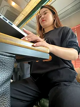 Emily 9xx online show from November 21, 3:41 am