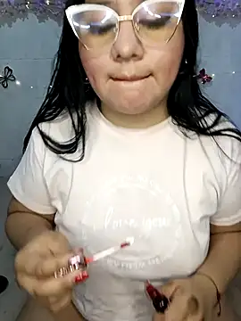 keterinjones--11 online show from February 1, 3:49 am