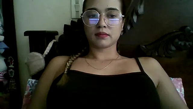 trianabell online show from September 25, 5:11 pm